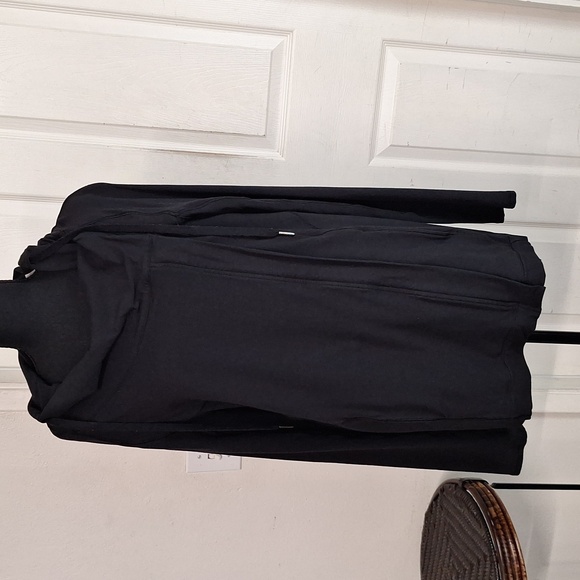 lululemon athletica Jackets & Blazers - LULULEMON Coast Easy Wrap Black size 10